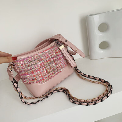 

Qiao Bani 2019 new South Korea ins fashion embroidery line hit color wandering bag multi-purpose shoulder diagonal cross-trend handbag