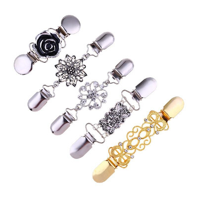 

4Pcs Sweater Shawl Clips Set Retro Cardigan Collar Clips Antique Flower Pattern for Women Girls