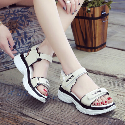 

Sandals women summer 2018 beach shoes hook&loop flat Korean version of Joker leisure sports students simple tide