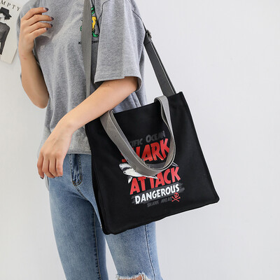 

Sesame Street slanted bag female canvas bag Korean version of large capacity single shoulder bag female student ins wind master ul