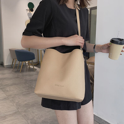 

Net red simple small bag summer popular female bag new 2019 Korean version of the wild bucket bag shoulder bag Messenger bag