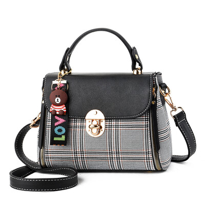 

In summer new bags of women with large capacity slung ladies stripes simple portable Korean version of Joker foreign style