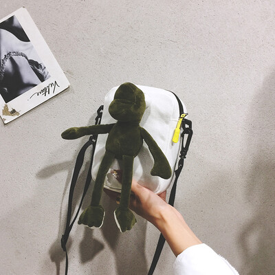 

Casual simple wild shoulder bag female 2019 new cartoon cute frog canvas bag fashion cute messenger Messenger bag