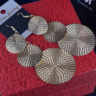 

Multi layered Popular Alloy Plated Gold 3 Round Discs Metal Earrings 2Pcs