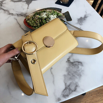 

Qiao Bani 2019 new Korean fashion Dongdaemun simple metal buckle small square bag shoulder diagonal female bag