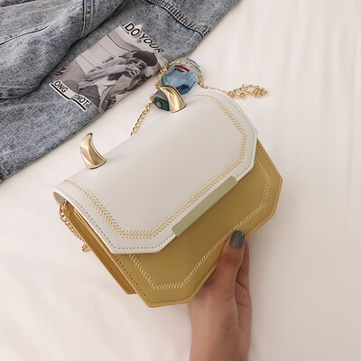 

2019 new small fresh fashion simple chain shoulder bag female casual wild temperament embroidery line contrast color Messenger bag