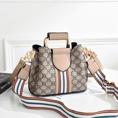 

Womens Large-capacity Bag Summer Korean Version Fashion Baitao Broadband Slant Bag Womens One-shoulder Bag