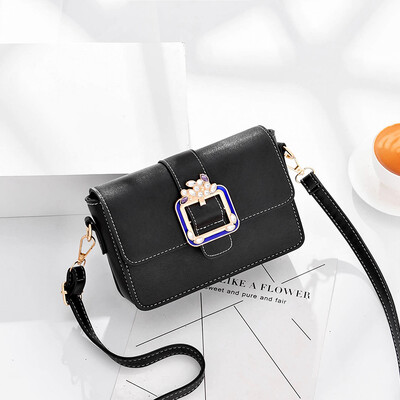 

The new trendy Korean version of the womens bag is a simple&simple girl with a single shoulder bag&a oblique satchel