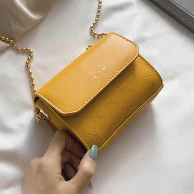 

On the new female 2019 summer new wave Korean version of Joker Messenger bag chain shoulder bag fashion small square bag