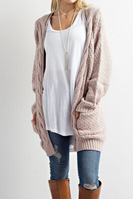 

Medium length long sleeved sweater sweater