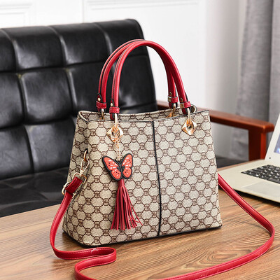 

Middle-aged womens bag Korean version fashion large capacity handheld single shoulder slant mother tide atmosphere
