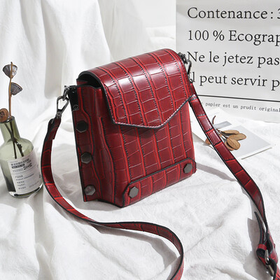 

Ins Super Fire Bag Women 2019 New Wave Korean Joker Single Shoulder Small Square Bag Hong Kong Wind Messenger Bag Retro Fashion