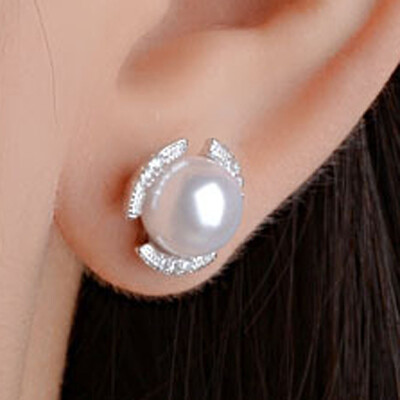 

Round Freshwater Pearl Zircon Earring NEW White Non-allergenic Exquisite