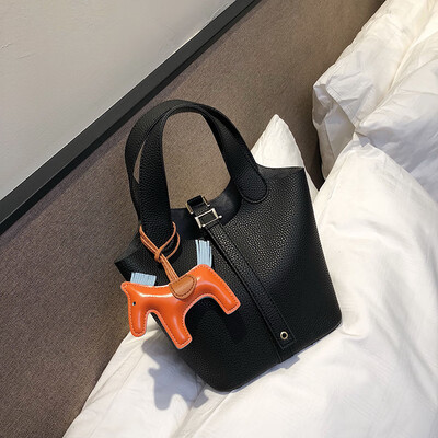 

Spring&summer new small bag female 2019 new wave Korean version of the wild shoulder portable fashion girl leisure bucket