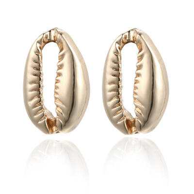 

Wholesale Korean Style Trendy Gold Silver Earrings Simple Cute Shell Shaped Stud Earrings For Women Earings Fashion Jewelry 2019