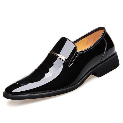 

New pointed business casual dress breathable hollow shoes England bright shoes 2019 spring&summer mens shoes