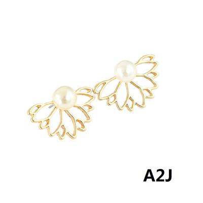 

Fashion Flower Jewelry Hollow Lotus Rhinestone Pearl Earrings for Women Girls Simple Chic Stud Earrings Fashion Flower
