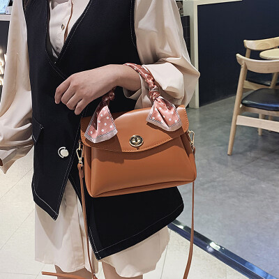 

Textured ocean bag female 2019 new Korean version of chic fashion wild casual billiard shoulder slung small square bag