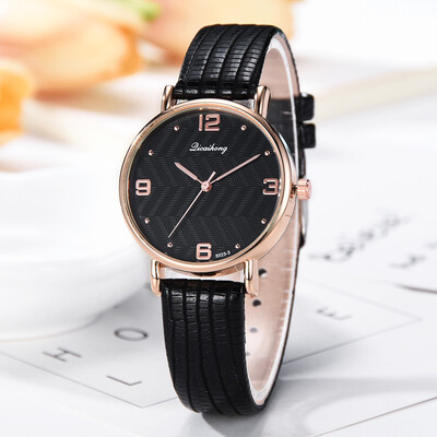 

RM Fashion Simple Flat No Scale Dial Belt Fashion With Quartz Womens Watch