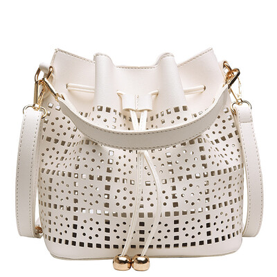 

Snake bag female 2019 fashion European&American wind snake head handbags wild chain hand bag shoulder bag Messenger small square bag