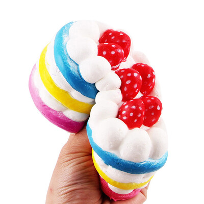 

YIWULASlow Rebound Decompression Venting Toy Strawberry Cake Model Cute Gift