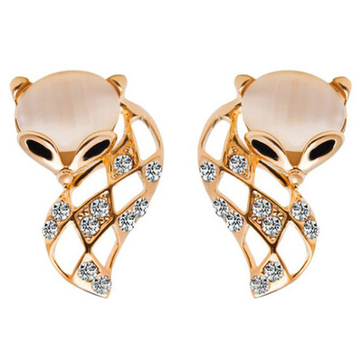 

Womens Fashion Fox Imitation Rhinestone Party Earrings