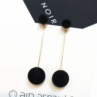 

Korean Version of The Winter Hot Sweet&Simple Large&Small Ball Long Plush Ball Earrings