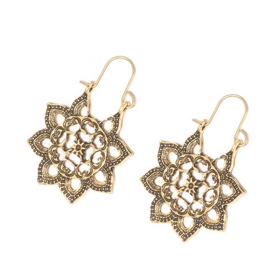 

1 Pair Fashion Trend Retro Folk Custom Flower Pattern Hollow Earring For Women