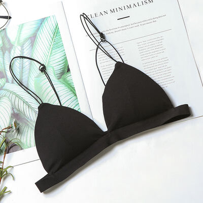 

2019 New French Style Bralette Seamless Deep V Lace Bra Wireless Thin Underwear Sexy Lingerie Soft Bras For Women Triangle Cup