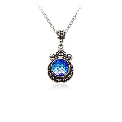

1pcs Fish Scale Mermaid Necklace Beautifully Carved Magic Mirror Pendant Necklace for Womens Jewelry gift Colorful Gem