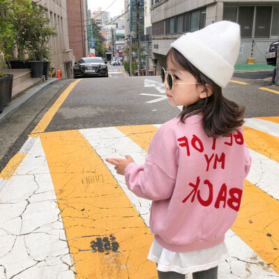 

Baby Girls Cotton Sweater Long-Sleeved Cute Thickening Girls Cute Wild Round Neck Letter Printing T-Shirt Candy Color