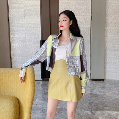 

Fashion Short Women Blouse Vintage Cartoon Letter Print Lapel Shirt Loose Single-breasted Long Sleeve Blouse Autumn Shirt Tops