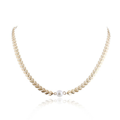 

Vintage Fashion 18K Gold Creative Pearl Goldfish Scales Necklace for Women Girls Wedding Party Gifts