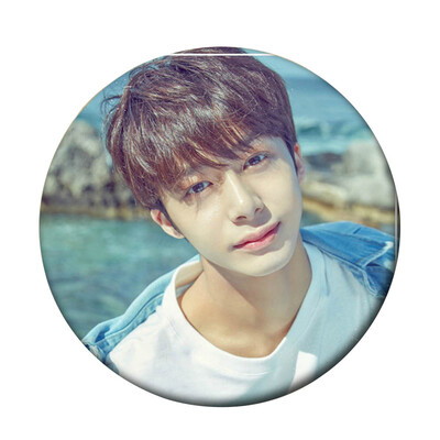 

Kpop Monsta Real Photo Same Heel Tin Plate Badge Brooch Cute Cartoon Brooch Bag Pendant Boys Girls Accessories Hot Gift for Fans