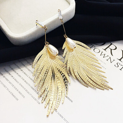 

Korean Fashion Simple Crystal Metal Feather Drop Earrings Gold & Silver Simulated Pearl Leaves Dangle Earring for Women Jewelry