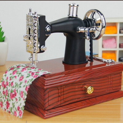 

Creative Retro Sewing Machine Music Box Mini Vintage Sewing Clockwork Music Box Gift