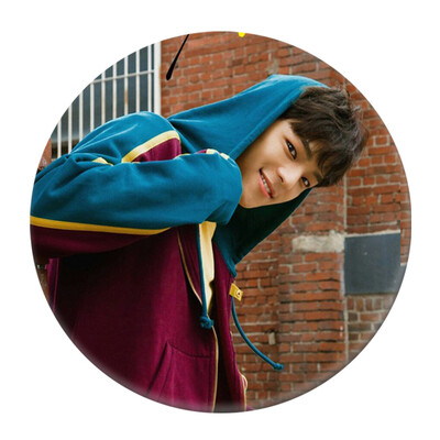 

KPOP Stray Kids New Album Same paragraph Personalized Round Badge Super Cute Bag Pendant Boys Girls Accessories Hot Gift for Fan