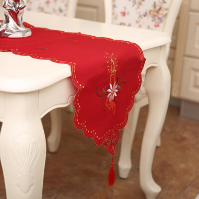 

1 pcs Christmas Table Runner European Embroidered Hollow Santa Table Runners Modern Home Garden Home Textile Festival Decoration