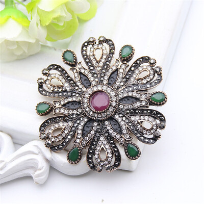 

Gorgeous Rhinestone Brooches pins For Women Flower Resin Crystal Broches Brooch Turkish Lapel Hijab Pins Indian Bride Jewelry