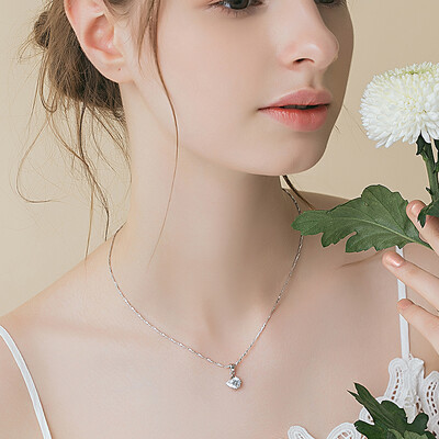 

The only Winy silver necklace female models 999 pure silver pendant Japan&South Korea clavicle chain to send his girlfriend gift love