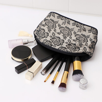 

Ou Runzhe cosmetic bag bag rose pattern semi-circular female portable clutch bag large