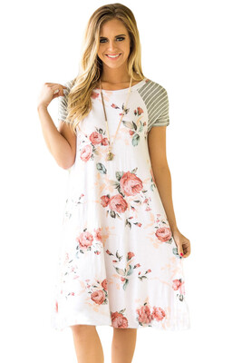 

Backdrop Floral Print A-line Loose T-shirt Dress