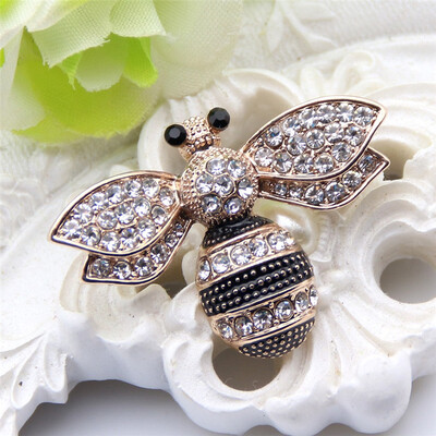 

Мода 2 цветных женщин Rhinestone Bee Brooch Animal Jewelry Pin Крыло Насекомые Броши Броши Дамские штыри отворотом Штыри Воротник