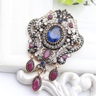 

New Turkish Resin Brooch Pins Flower Jewelry For Women Hijab Pins Antique Gold Color Rhinestone Drop Pendant Brooches Broches