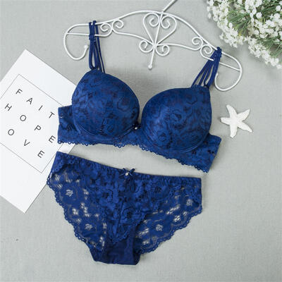 

Small breasts gather The lady of the cup has a steel ring Sexy lace European&American Wind Underwear bra suit