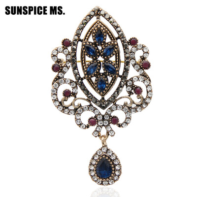 

Noble Dignity Turkish Women Hollow Flower Vintage Brooch Pins Antique Gold Color Resin Jewelry Overlapping Circles Indian Bijoux