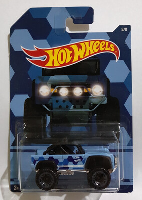 

Hot Wheels 2017 CAMOUFLAGE Series Set DieCast Vehicle scale 1:64