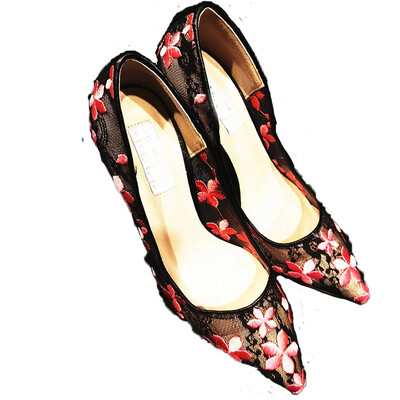 

Вышитый сексуальный кружевной наконечник Стильные черные насосы