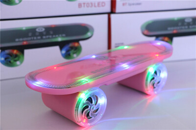 

New Idea With Lights Outdoor Scooter Wireless Bluetooth Audio Card Speakers BT03LED Subwoofer