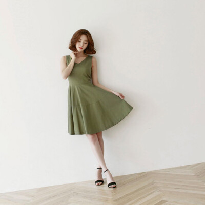 

2016 new summer dress Korean retro solid colored body sleeveless Little Swan skirt dress